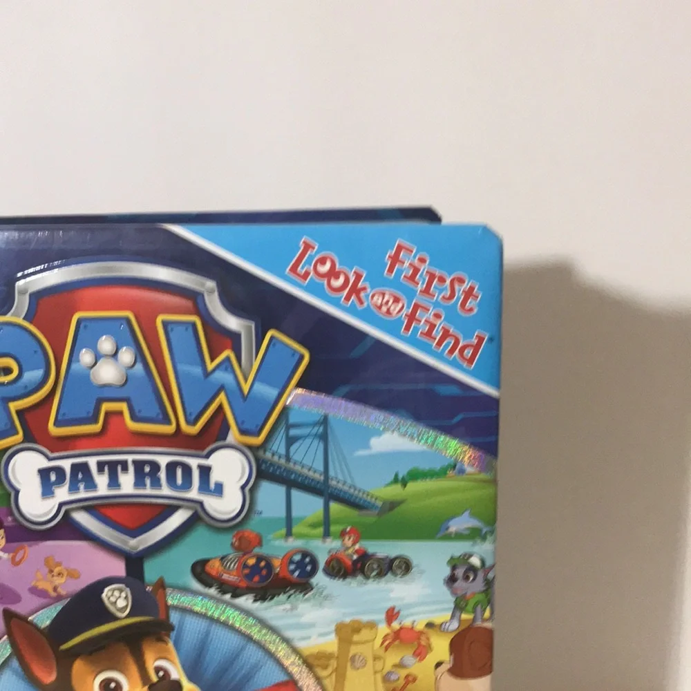 Nickelodeon Paw Patrol first look and find book
